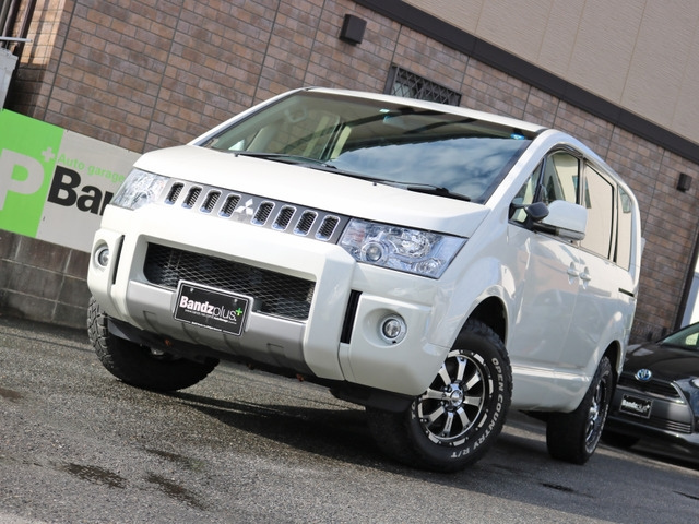 Import and buy MITSUBISHI DELICA 2018 from Japan to Nairobi, Kenya