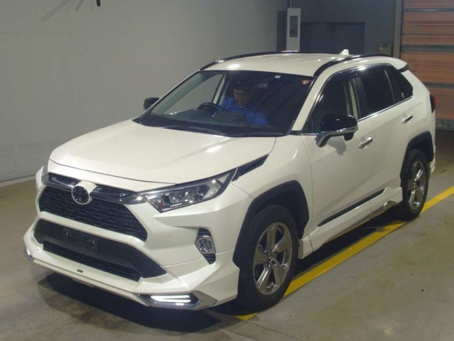 Import and buy TOYOTA RAV4 2019 from Japan to Nairobi, Kenya