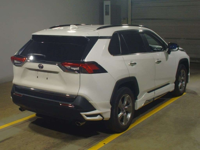 Import and buy TOYOTA RAV4 2019 from Japan to Nairobi, Kenya