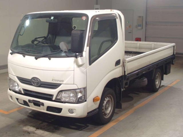 Import and buy TOYOTA DYNA 2017 from Japan to Nairobi, Kenya