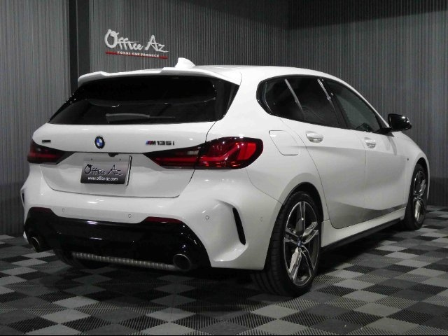 Import and buy BMW 1 SERIES 2019 from Japan to Nairobi, Kenya