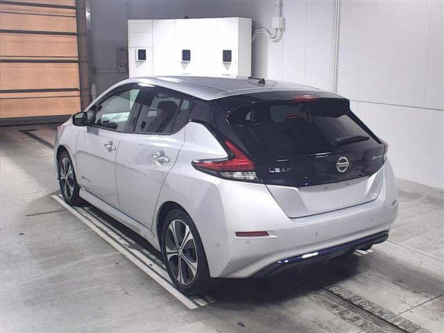 Import and buy NISSAN LEAF 2017 from Japan to Nairobi, Kenya