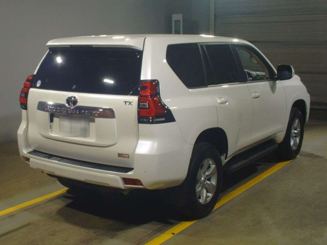 Import and buy TOYOTA LAND CRUISER PRADO 2018 from Japan to Nairobi, Kenya