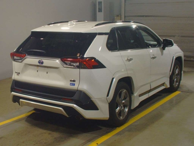 Import and buy TOYOTA RAV4 2021 from Japan to Nairobi, Kenya