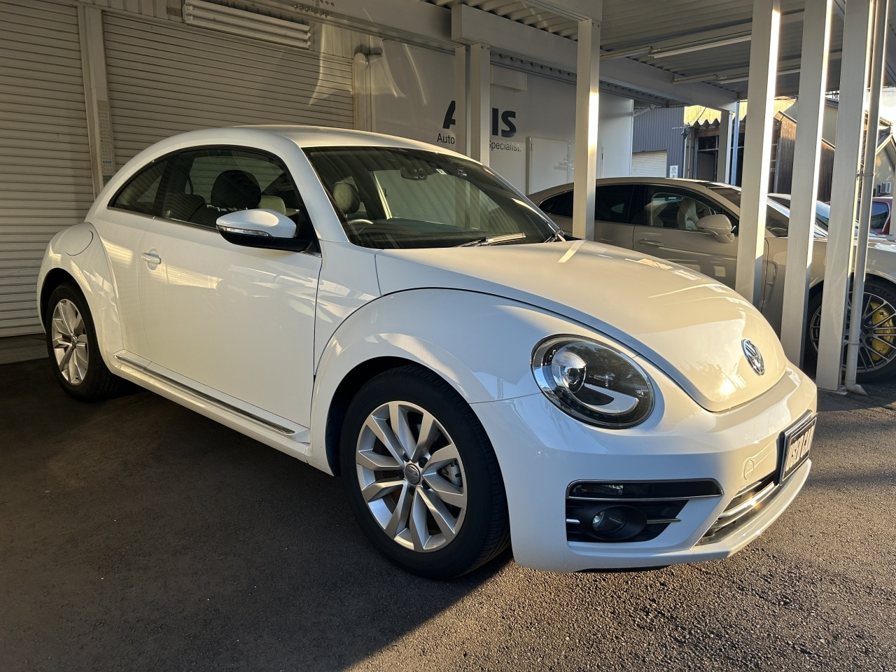 Import and buy VOLKSWAGEN THE BEETLE 2018 from Japan to Nairobi, Kenya