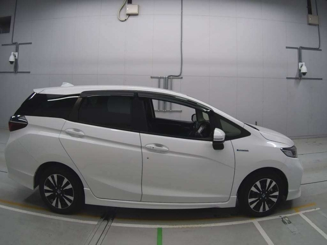 Import and buy HONDA SHUTTLE 2019 from Japan to Nairobi, Kenya