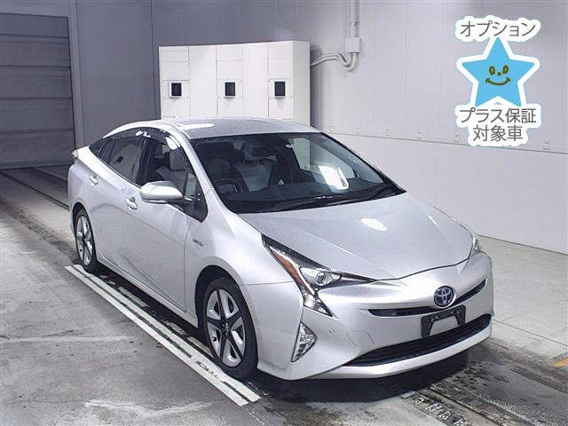 Import and buy TOYOTA PRIUS 2017 from Japan to Nairobi, Kenya