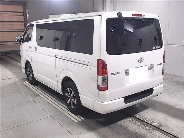 Import and buy TOYOTA HIACE 2018 from Japan to Nairobi, Kenya