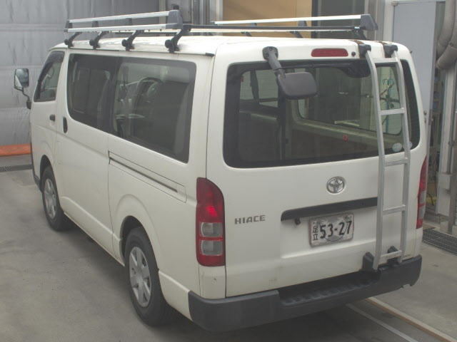 Import and buy TOYOTA HIACE VAN 2017 from Japan to Nairobi, Kenya