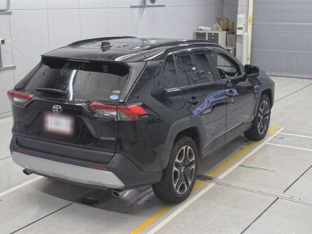 Import and buy TOYOTA RAV4 2019 from Japan to Nairobi, Kenya