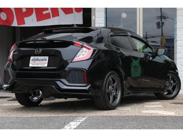 Import and buy HONDA CIVIC 2017 from Japan to Nairobi, Kenya