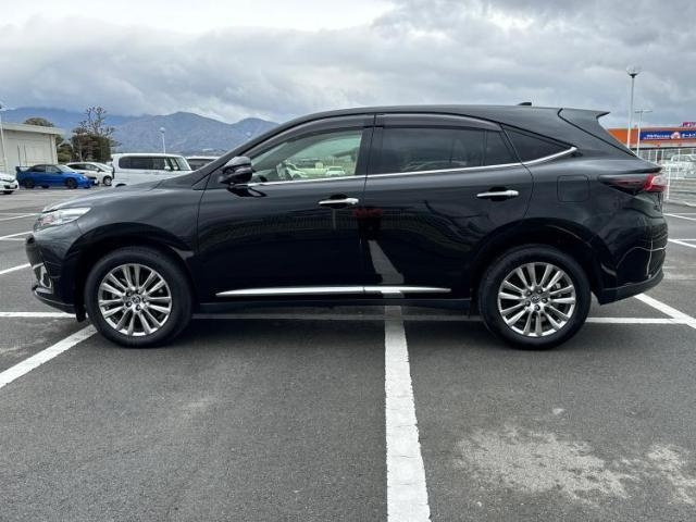 Import and buy TOYOTA HARRIER 2018 from Japan to Nairobi, Kenya