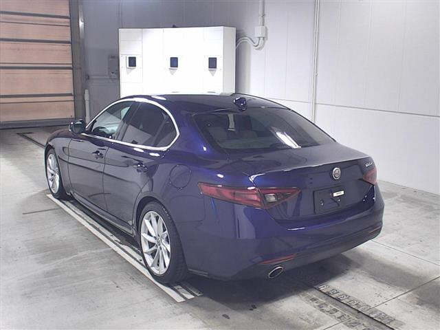 Import and buy ALFA ROMEO GIULIA 2017 from Japan to Nairobi, Kenya