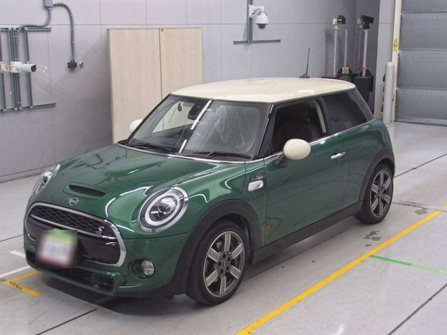 Import and buy BMW MINI 2019 from Japan to Nairobi, Kenya