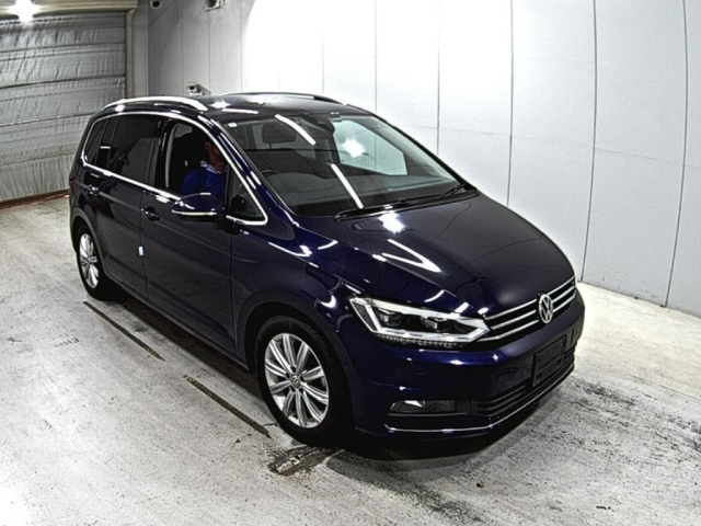 Import and buy VOLKSWAGEN GOLF TOURAN 2018 from Japan to Nairobi, Kenya