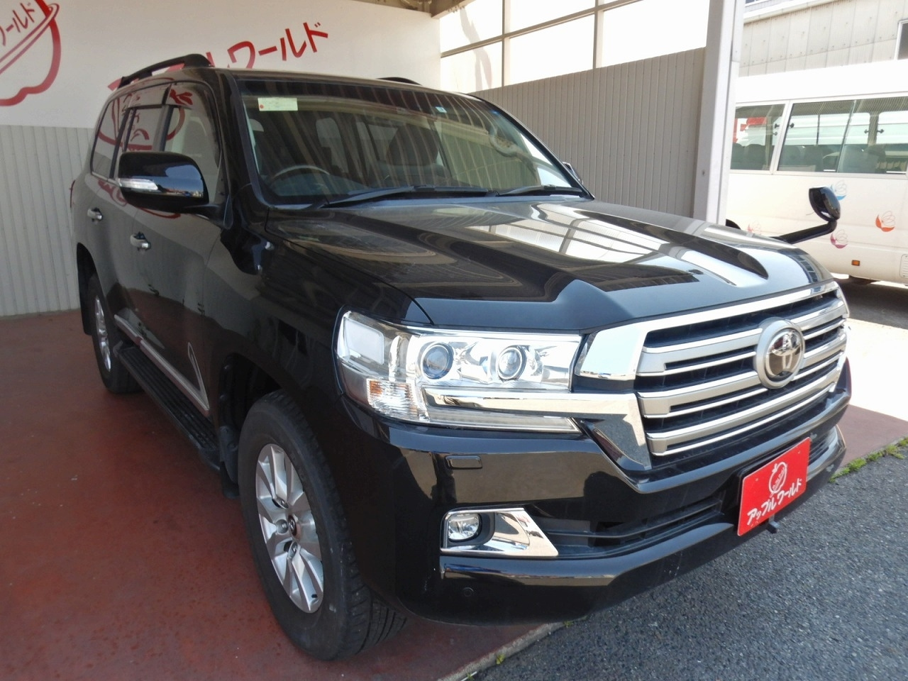 Import and buy TOYOTA LAND CRUISER 2017 from Japan to Nairobi, Kenya