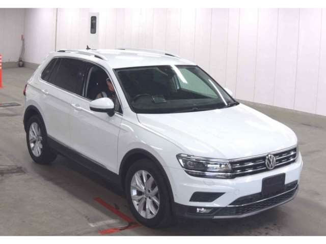 Import and buy VOLKSWAGEN TIGUAN 2018 from Japan to Nairobi, Kenya