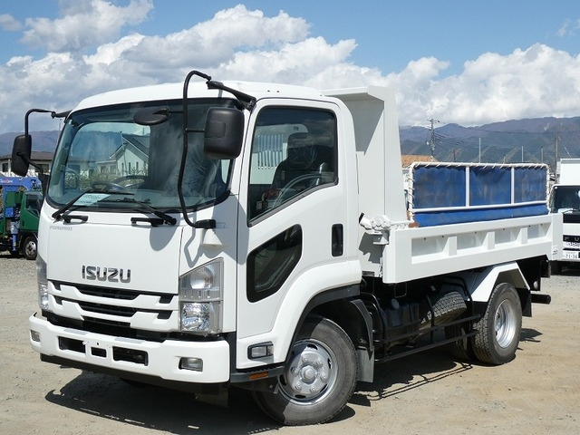 Import and buy ISUZU FORWARD 2017 from Japan to Nairobi, Kenya