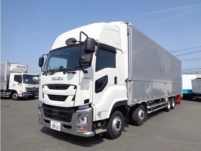 Import and buy ISUZU GIGA 2022 from Japan to Nairobi, Kenya