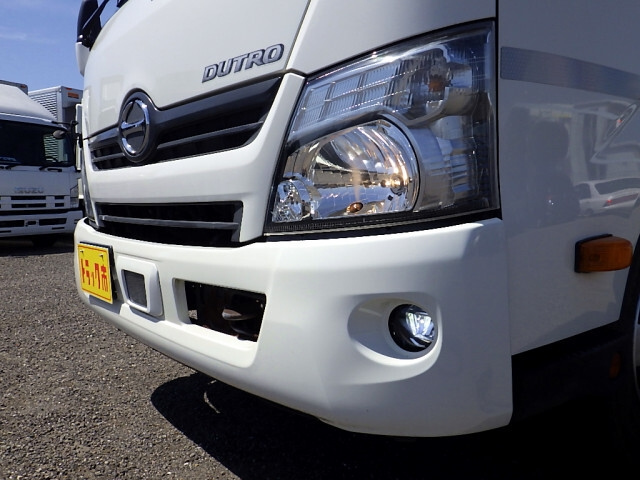 Import and buy HINO DUTRO 2017 from Japan to Nairobi, Kenya