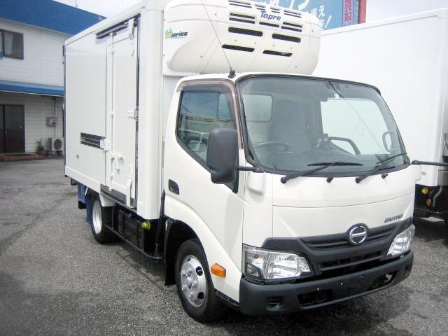 Import and buy HINO DUTRO 2017 from Japan to Nairobi, Kenya