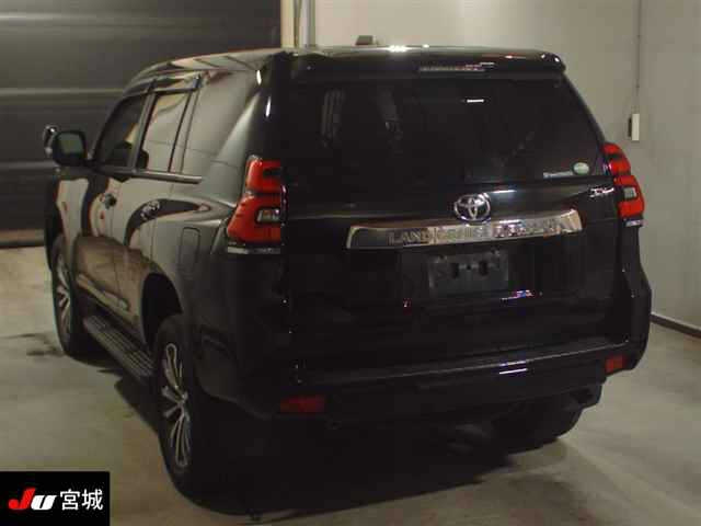 Import and buy TOYOTA LAND CRUISER PRADO 2017 from Japan to Nairobi, Kenya