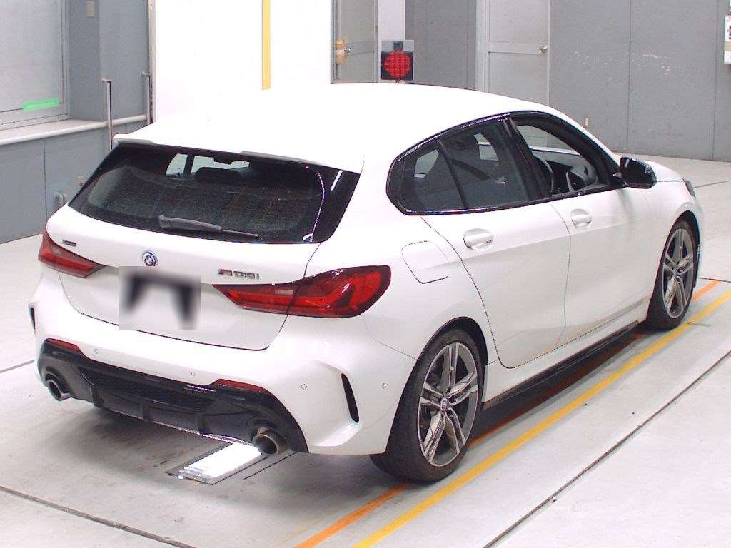 Import and buy BMW 1 SERIES 2022 from Japan to Nairobi, Kenya