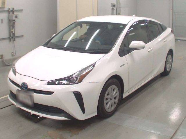 Import and buy TOYOTA PRIUS 2019 from Japan to Nairobi, Kenya