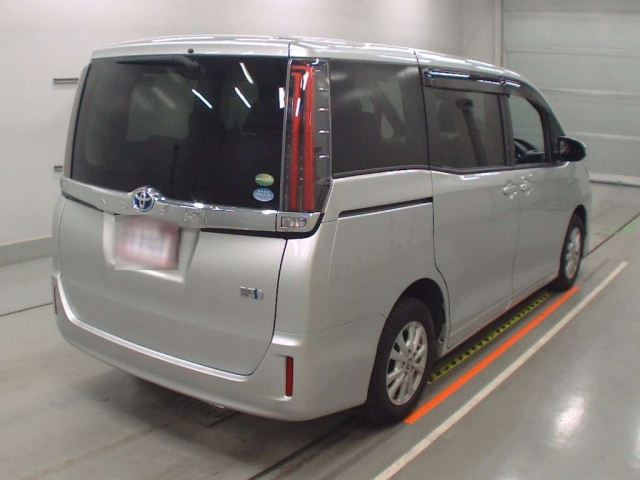 Import and buy TOYOTA NOAH 2019 from Japan to Nairobi, Kenya