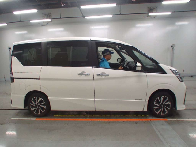 Import and buy NISSAN SERENA 2021 from Japan to Nairobi, Kenya