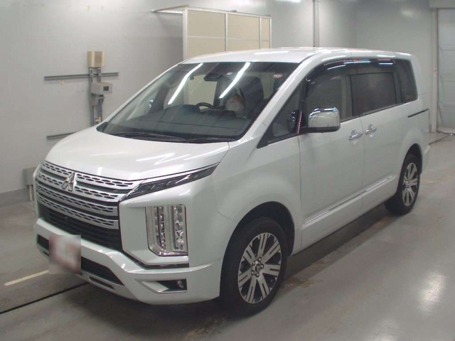 Import and buy MITSUBISHI DELICA D5 2022 from Japan to Nairobi, Kenya