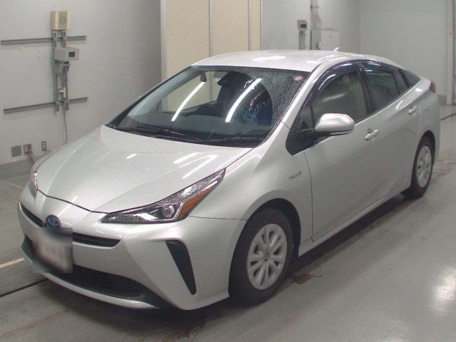 Import and buy TOYOTA PRIUS 2019 from Japan to Nairobi, Kenya