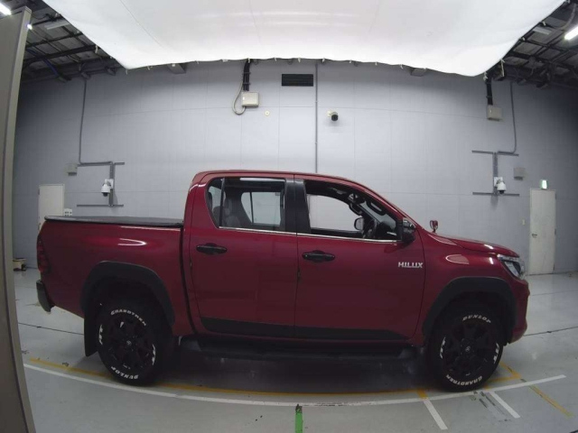 Import and buy TOYOTA HILUX 2019 from Japan to Nairobi, Kenya