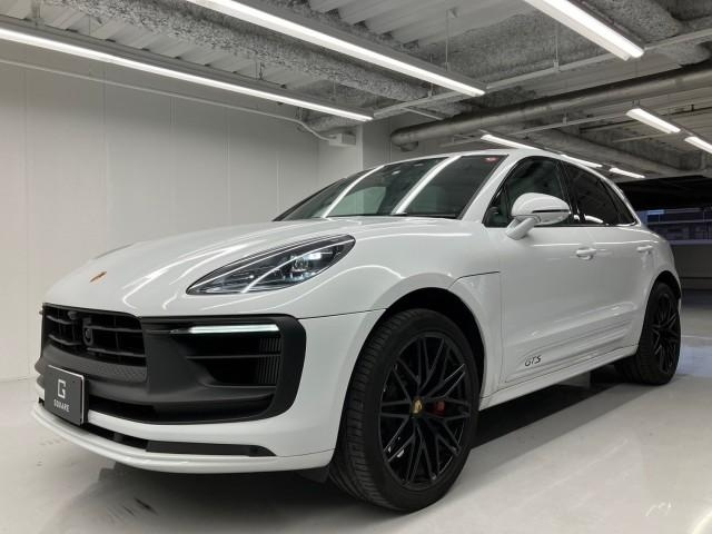 Import and buy PORSCHE MACAN 2022 from Japan to Nairobi, Kenya