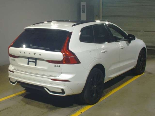 Import and buy VOLVO XC60 2022 from Japan to Nairobi, Kenya