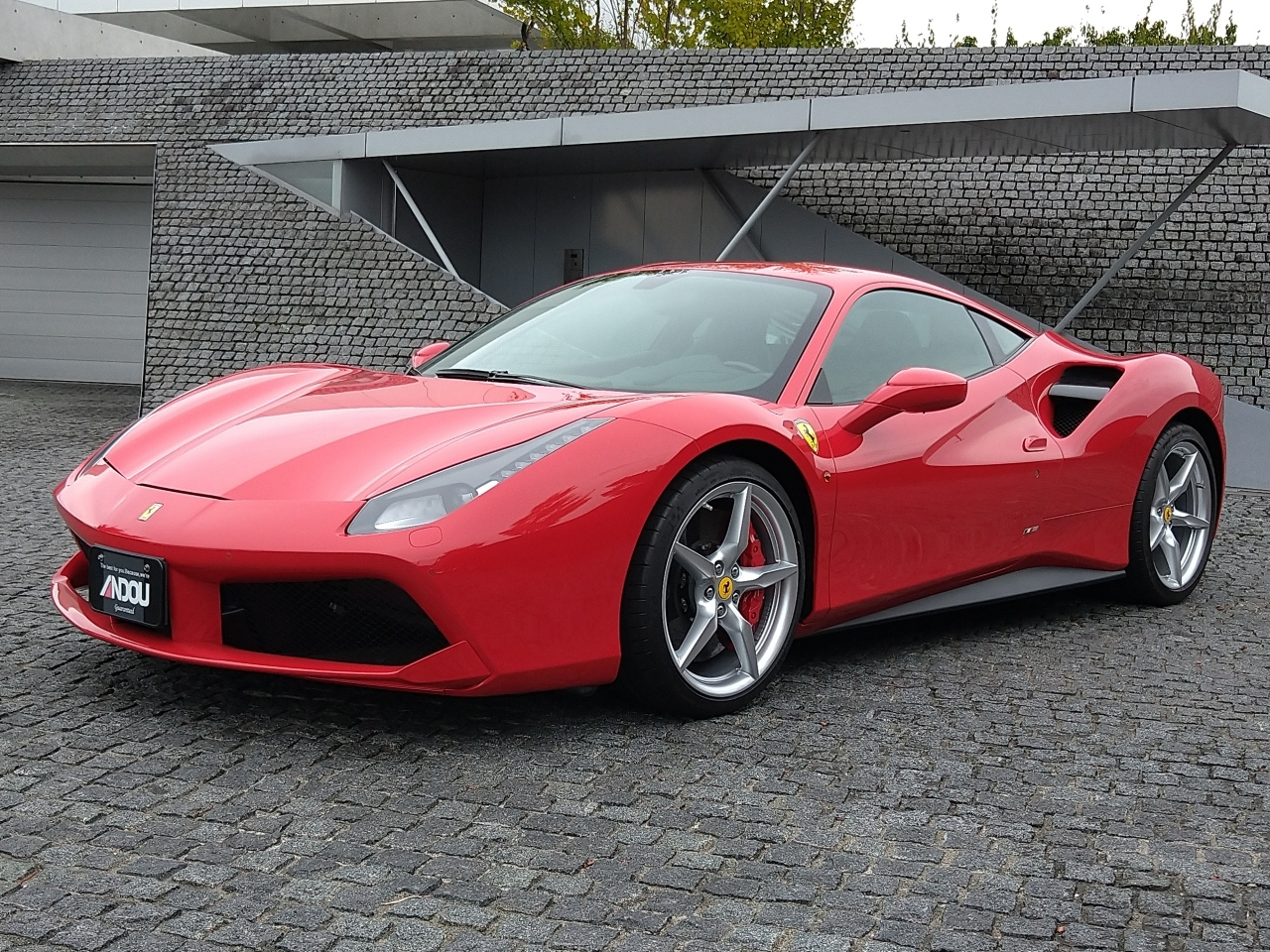 Import and buy FERRARI 488GTB 2017 from Japan to Nairobi, Kenya