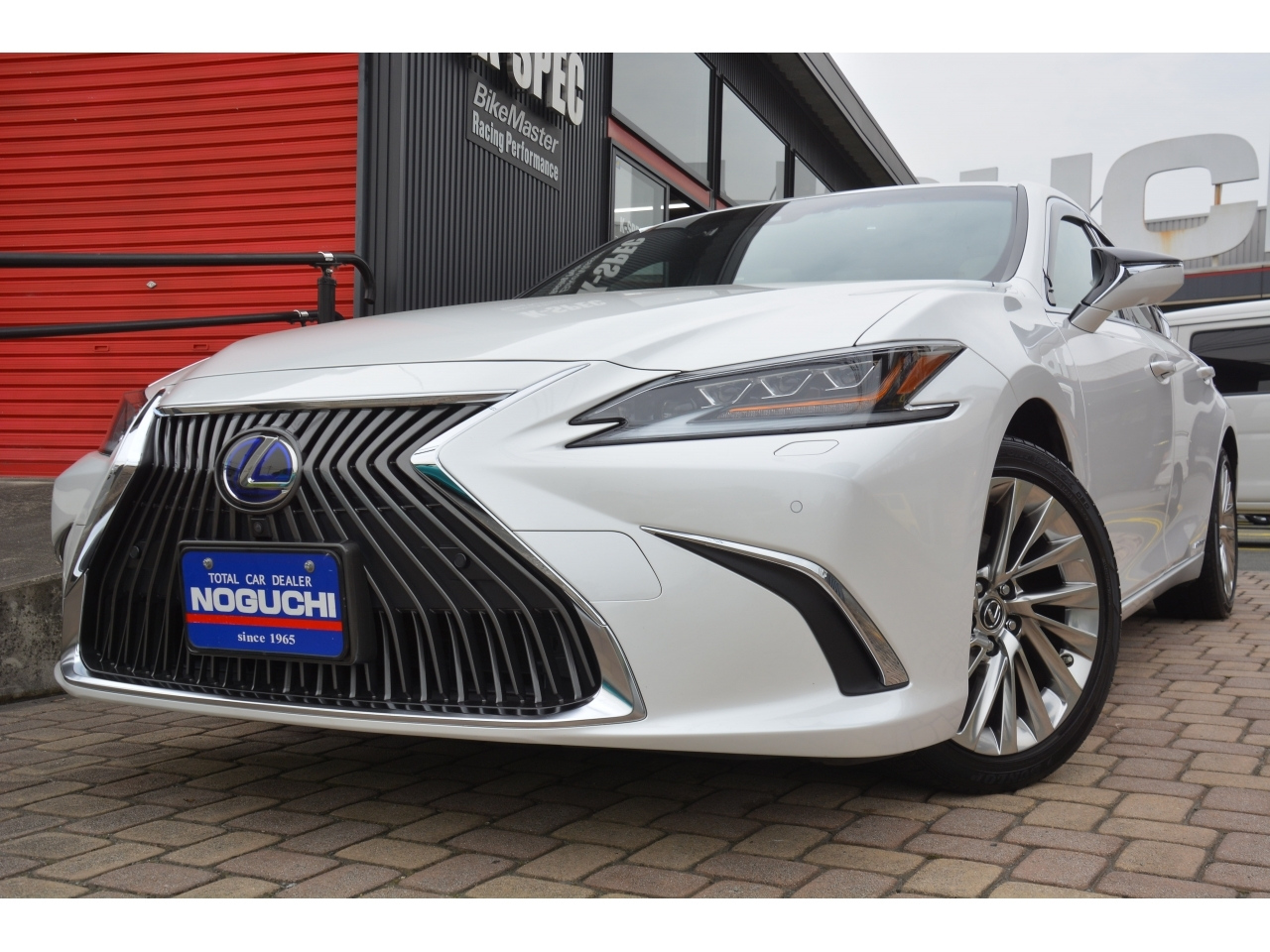 Import and buy LEXUS ES 2019 from Japan to Nairobi, Kenya