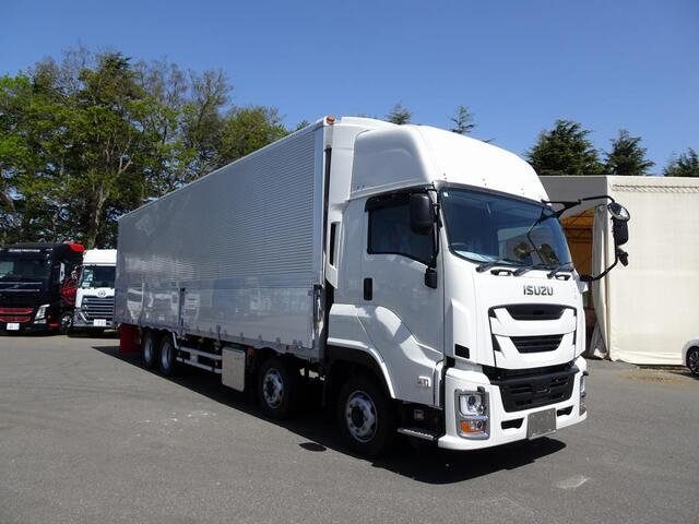 Import and buy ISUZU GIGA 2023 from Japan to Nairobi, Kenya