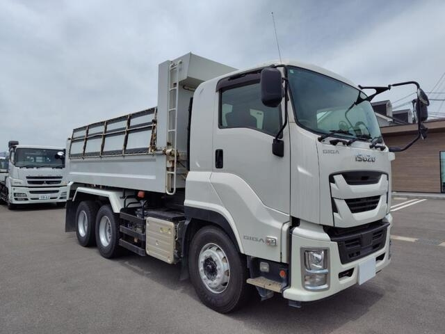 Import and buy ISUZU GIGA 2019 from Japan to Nairobi, Kenya