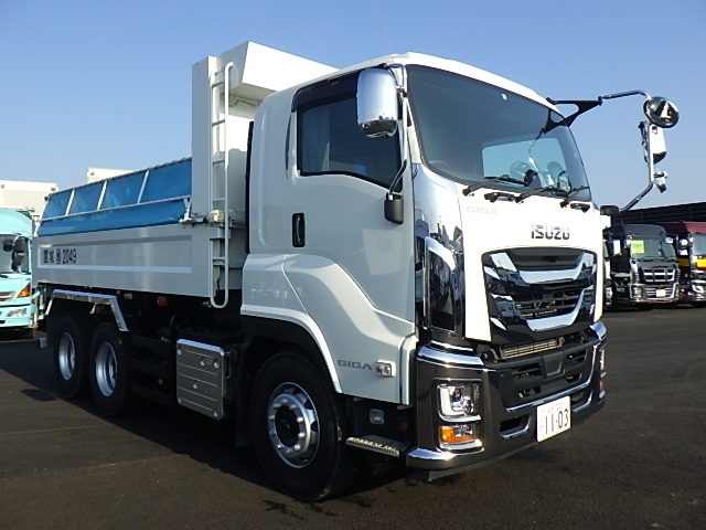 Import and buy ISUZU GIGA 2021 from Japan to Nairobi, Kenya