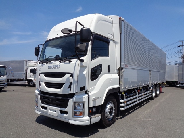 Import and buy ISUZU GIGA 2021 from Japan to Nairobi, Kenya