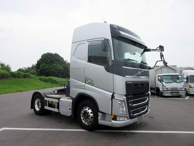 Import and buy VOLVO FH 2019 from Japan to Nairobi, Kenya