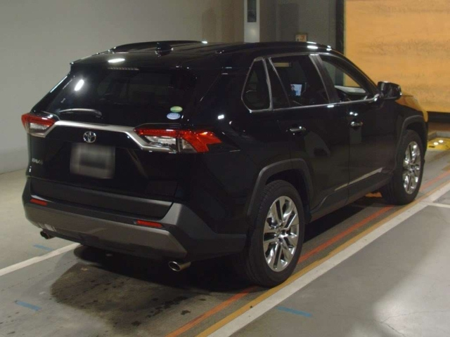 Import and buy TOYOTA RAV4 2019 from Japan to Nairobi, Kenya