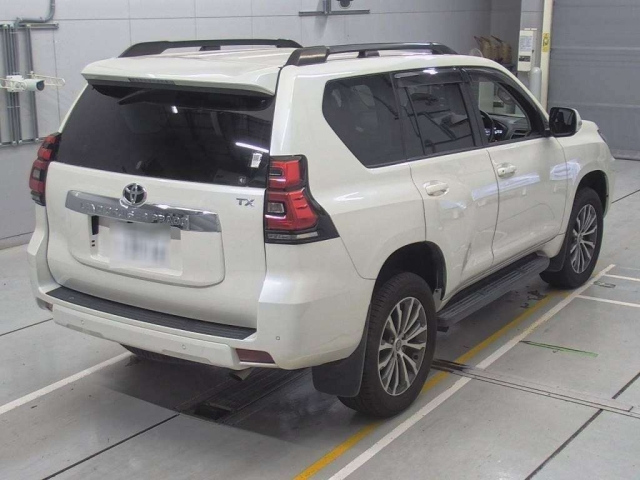 Import and buy TOYOTA LAND CRUISER PRADO 2017 from Japan to Nairobi, Kenya