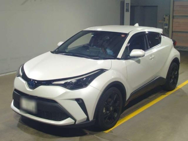 Import and buy TOYOTA C-HR 2022 from Japan to Nairobi, Kenya