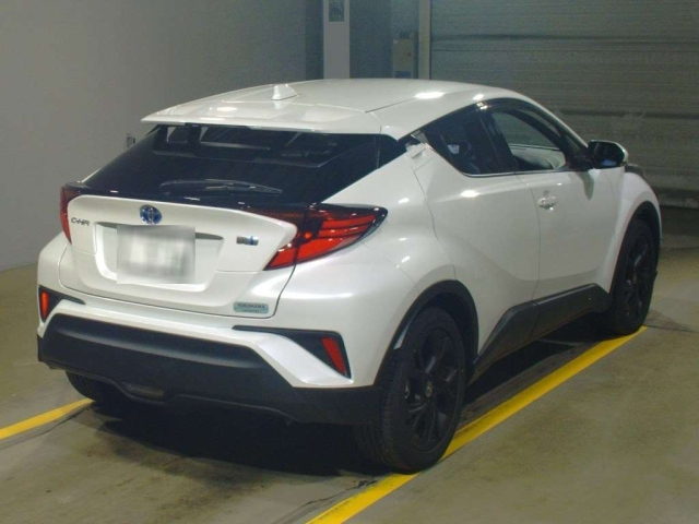 Import and buy TOYOTA C-HR 2022 from Japan to Nairobi, Kenya