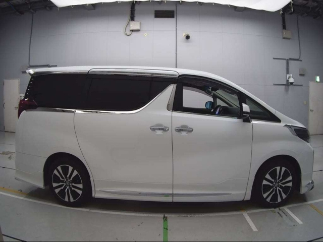 Import and buy TOYOTA ALPHARD 2019 from Japan to Nairobi, Kenya