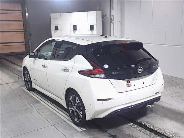 Import and buy NISSAN LEAF 2018 from Japan to Nairobi, Kenya