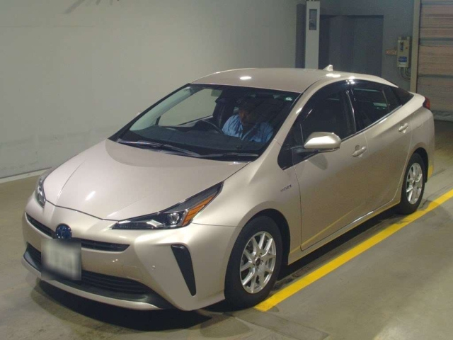 Import and buy TOYOTA PRIUS 2019 from Japan to Nairobi, Kenya