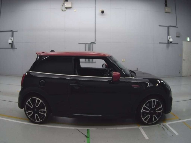 Import and buy BMW MINI 2022 from Japan to Nairobi, Kenya